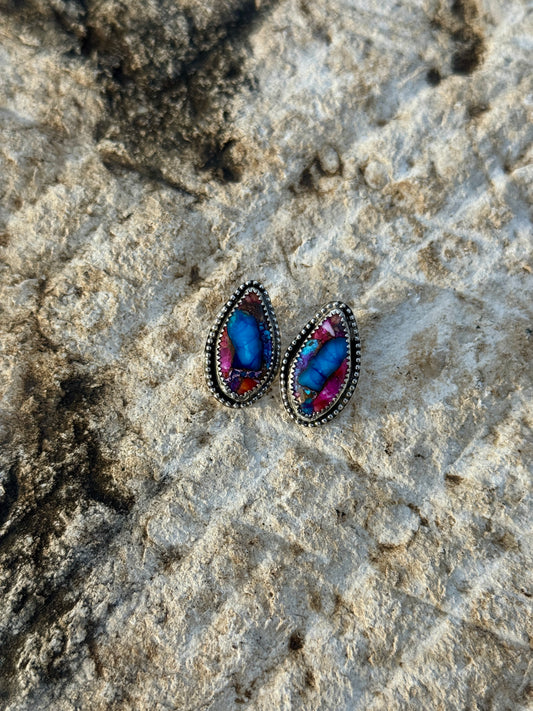 Crimson Canyon Studs